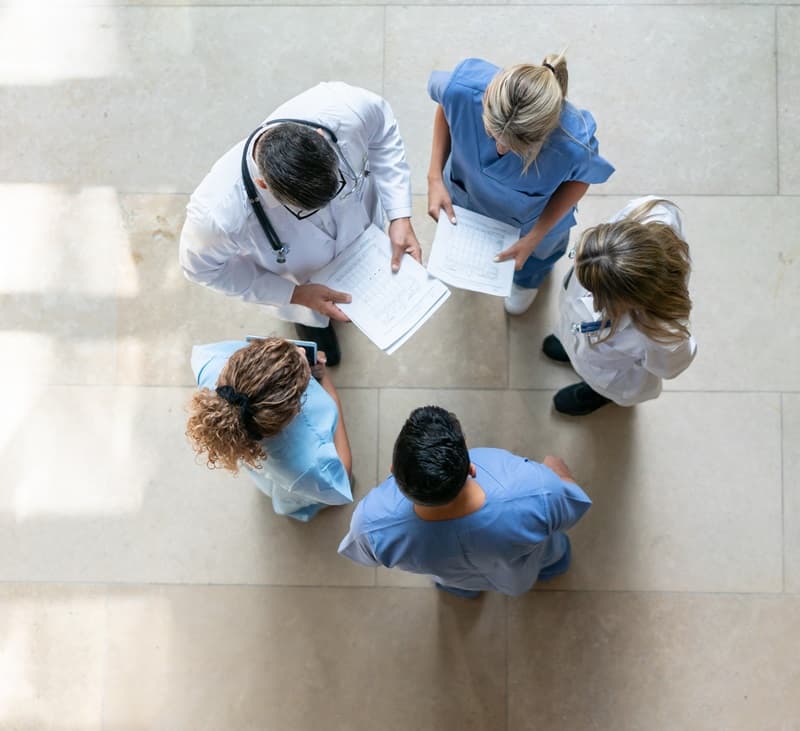 groupe de médecins